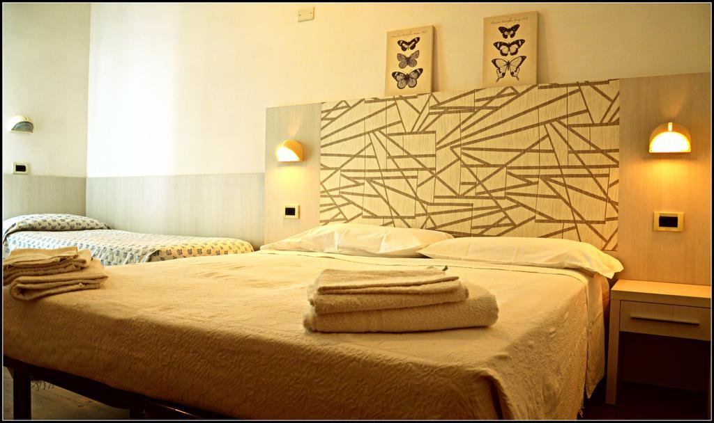 Hotel Luana Ріміні Екстер'єр фото