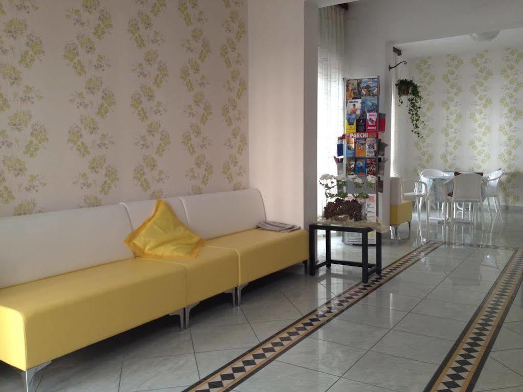 Hotel Luana Ріміні Екстер'єр фото
